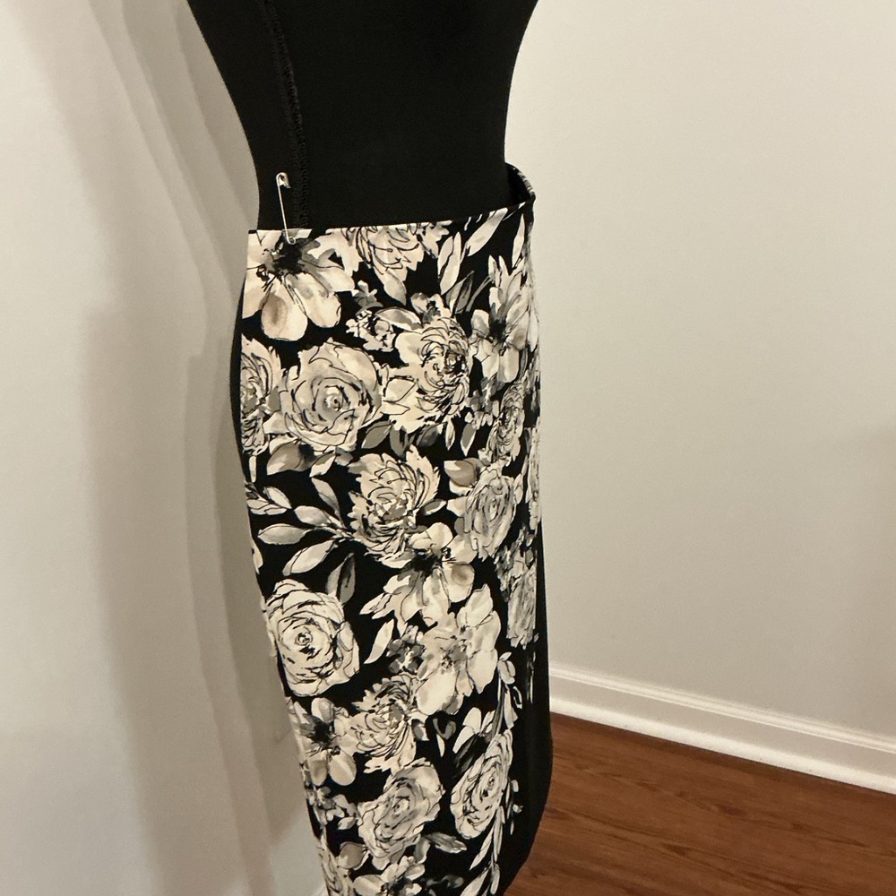 White House Black Market Black and Cream Floral Midi Skirt - Picture 3 of 9